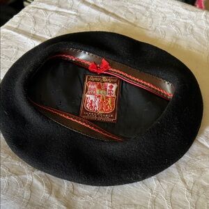 SUPER BASQUE Black Pure Wool Beret. Made in France. Size 9 1/2.